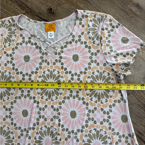 Ruby Rd • Geometric Print Tunic - Picture 5 of 8